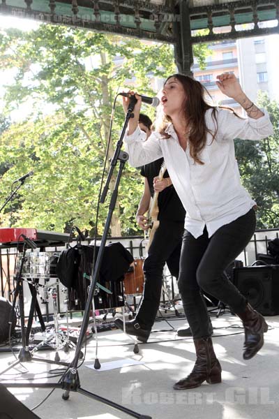 ROBI - 2012-09-09 - PARIS - Square de la Place des Fetes - 